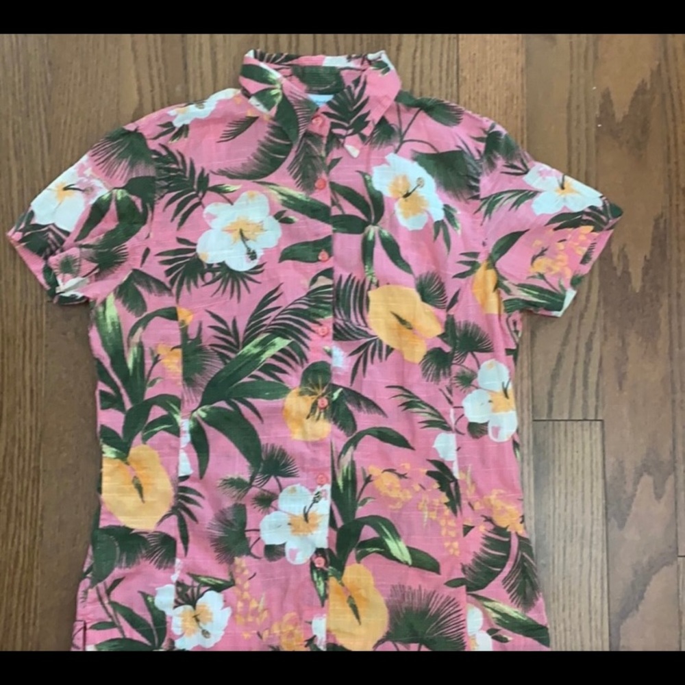 Womens Columbia Hawaiian Shirt. Bought for a trip and ready to recycle!